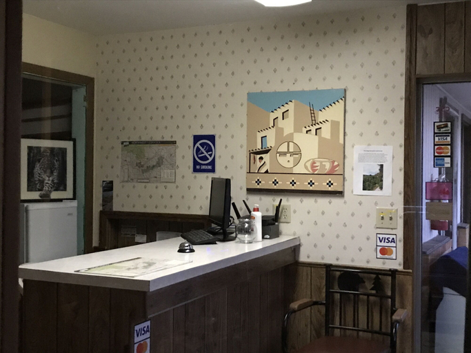 Others 5, Motel Grand, Dawes