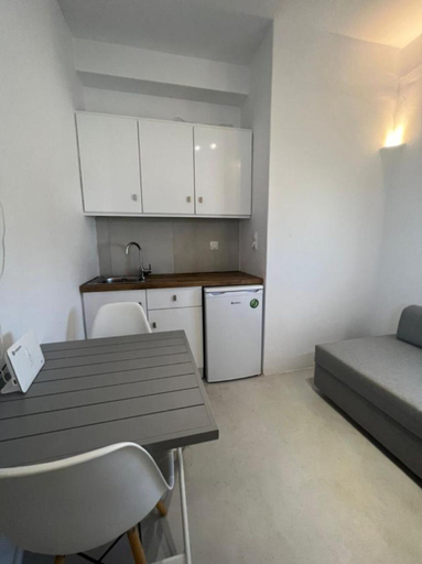 Others 5, Charming Apartment in Ano Mera, South Aegean
