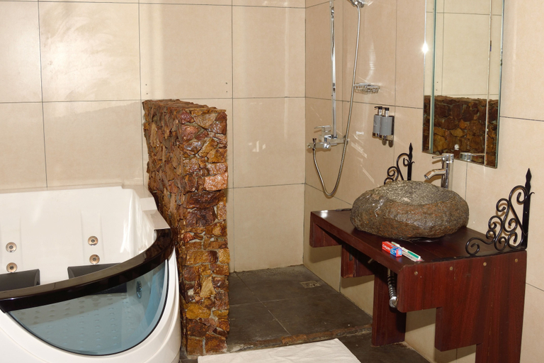 Bathroom 4, Lake Safari Lodge, Siavonga