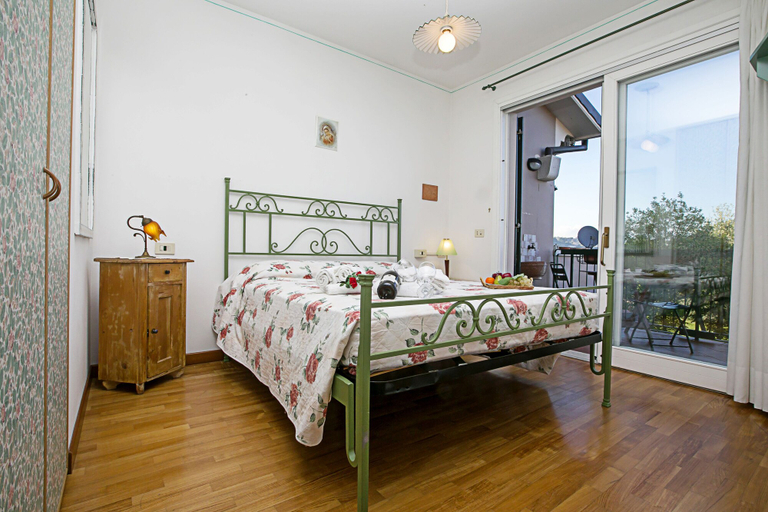 Bedroom 2, Casa Prais With Pool, Brescia