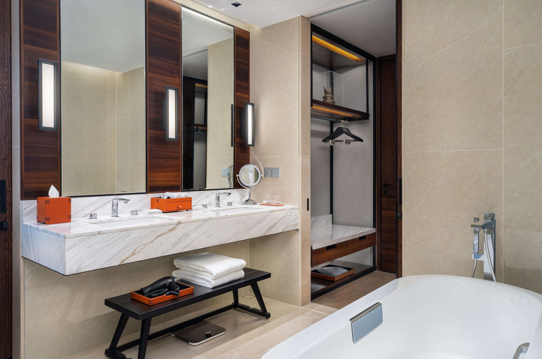 Bathroom 5, Hyatt Regency Phnom Penh, Phnom Penh