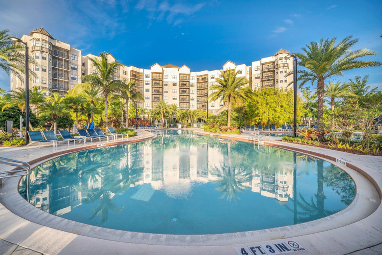 Sport & Beauty 1, The Grove Resort by ACO, Orange