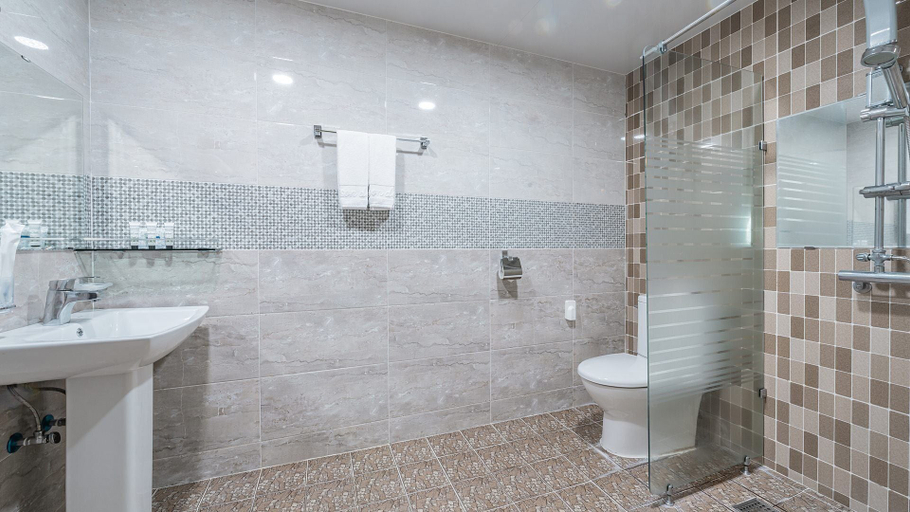 Bathroom 3, J View Hotel, Seogwipo