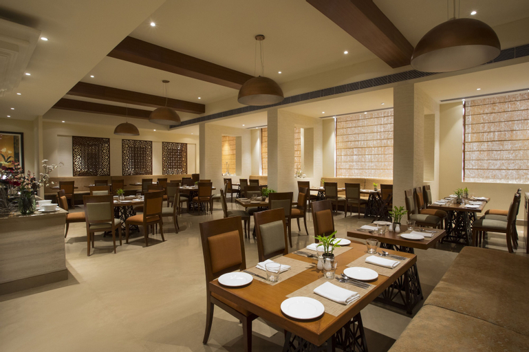 Food & Drinks 5, Singhania Sarovar Portico Raipur, Raipur