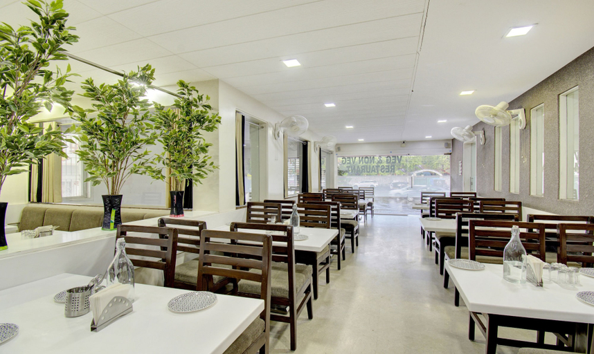 Food & Drinks 5, Treebo Lalaji's Executive, Aurangabad