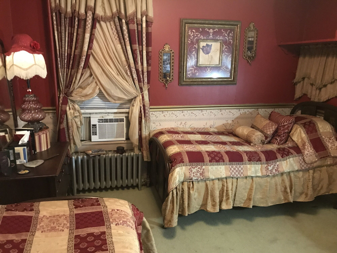 Bedroom 2, Armour's Hotel, Macon