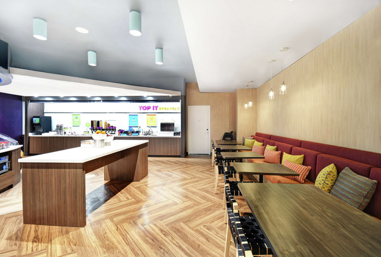 Food & Drinks 5, Tru by Hilton Grand Rapids Airport, Kent
