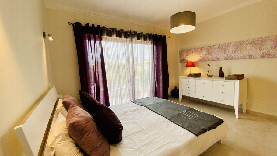 Bedroom 3, White CIP, Albufeira
