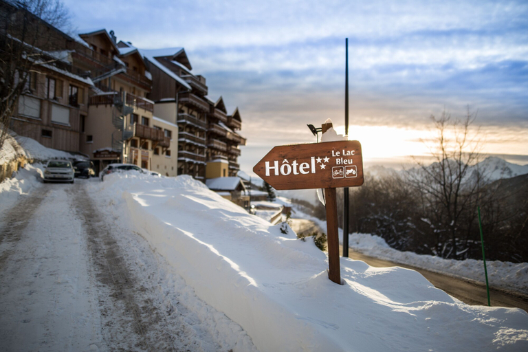 Exterior & Views 2, Hôtel Lac Bleu 1650, Savoie