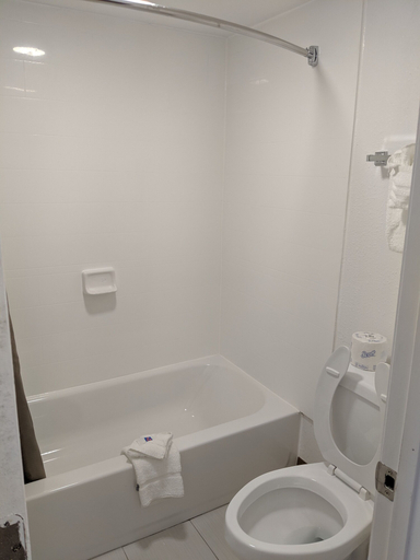 Bathroom 4, Motel 6 Chattanooga, TN - Airport, Hamilton