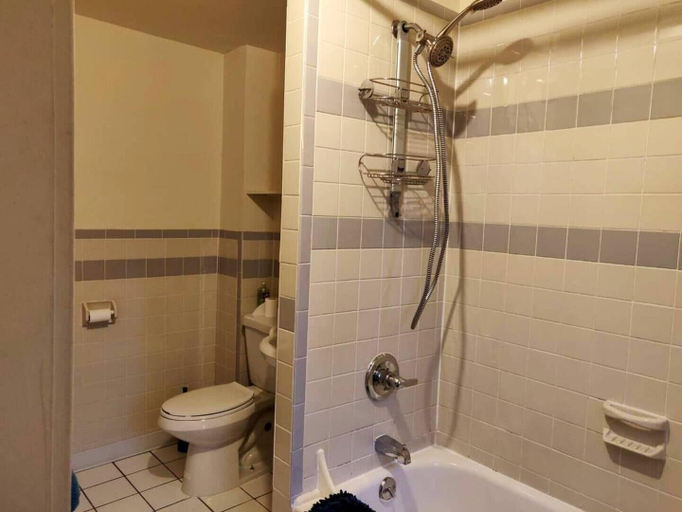 Bathroom, Serene Studio close to NYC. Walk to shops, PATH, Jersey City