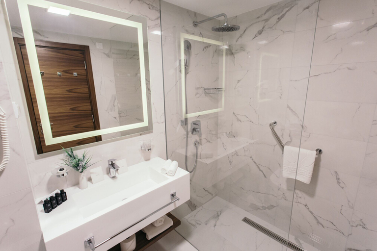 Bathroom 4, Central Point Hotel, Belgrade