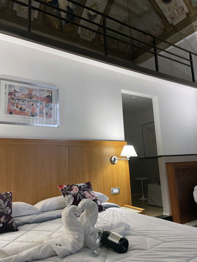 Bedroom 3, CostantiNapoli 27, Napoli