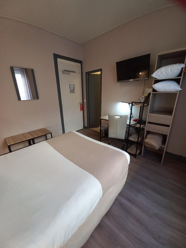 Bedroom 3, Hotel La Residence, Charente