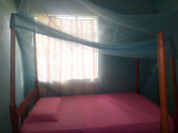 Bedroom 2, Silent Night Guest House, Kasipul