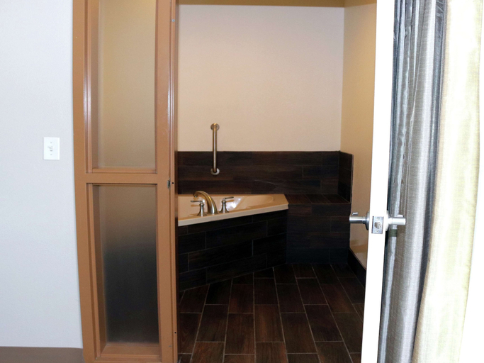 Bathroom 4, Hampton Inn & Suites Stephenville, Erath