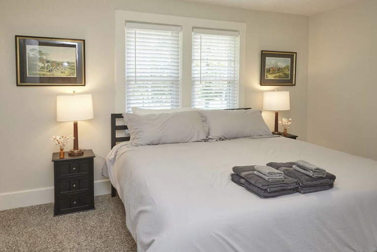 Bedroom 2, Beautiful 5BR Close to Downtown!Prime Derby House!, Jefferson