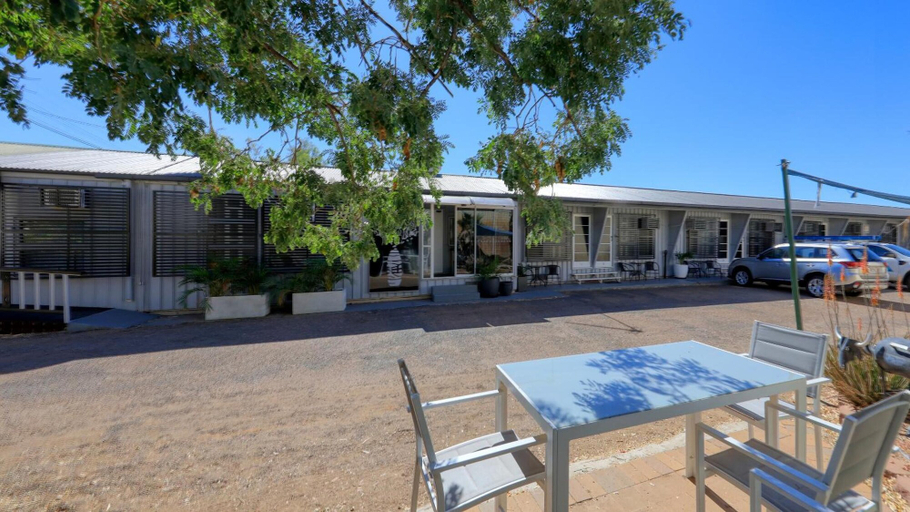 Exterior & Views 2, Matilda Motel, Winton