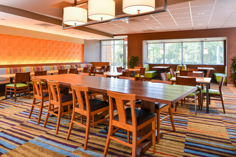 Food & Drinks 4, Fairfield Inn & Suites by Marriott St. Joseph, Buchanan