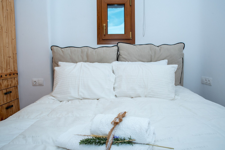 Bedroom 2, Purple Suite, South Aegean