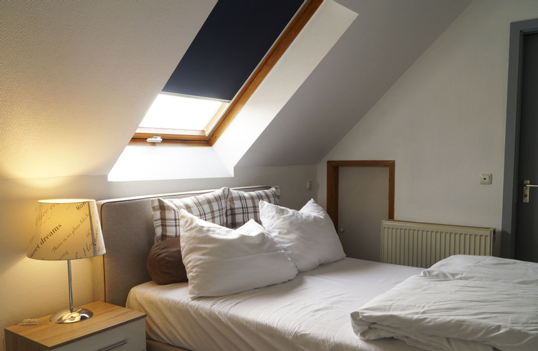 Bedroom 4, TRIP INN Kongresshotel Rodgau, Offenbach