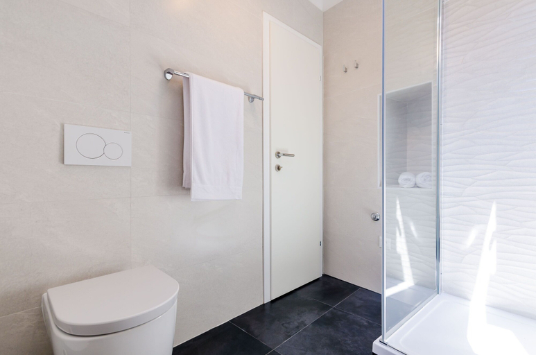 Bathroom 3, Leonarda Baroque House - Old Town, Dubrovnik