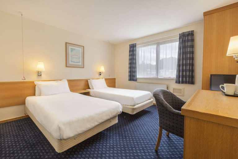 Bedroom 3, Days Inn by Wyndham Magor, Monmouthshire