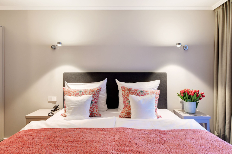 Bedroom 2, Admiral Hotel, München