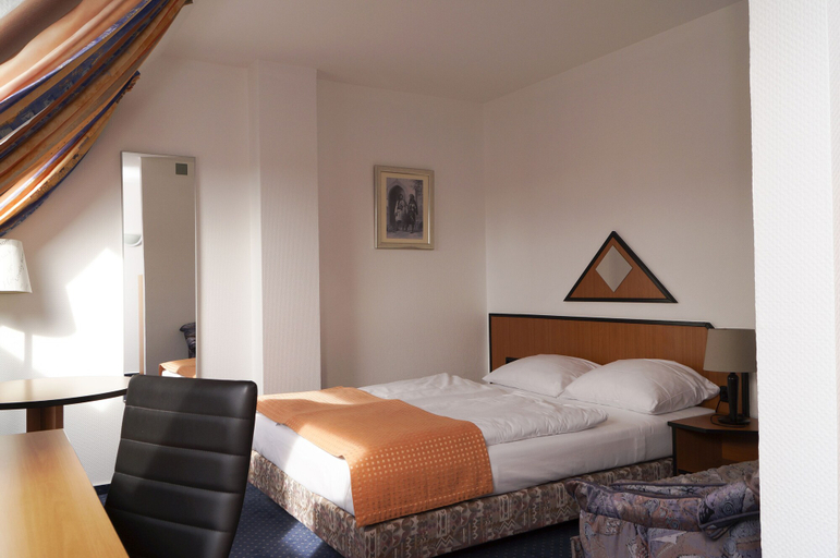 Bedroom 3, TRIP INN Kongresshotel Rodgau, Offenbach