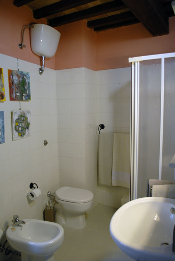 Bathroom 5, Palazzo Bonfranceschi, Macerata