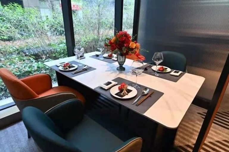 Dining Room 16