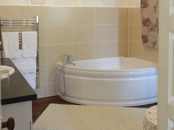 Bathroom 3, Foxghyll Country House B&B, Cumbria