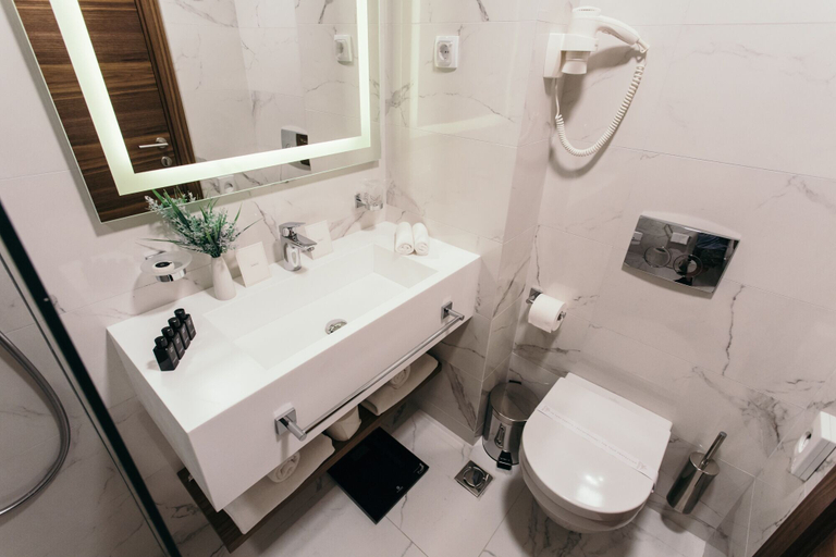 Bathroom 4, Central Point Hotel, Belgrade