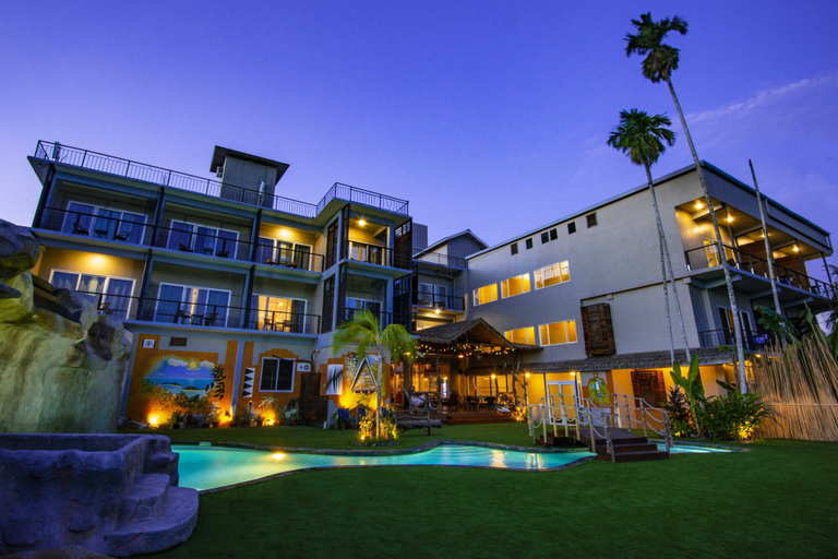 Exterior & Views 2, Palau Central Hotel