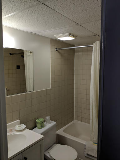 Bathroom 4, Crystal Sands Motel, Worcester