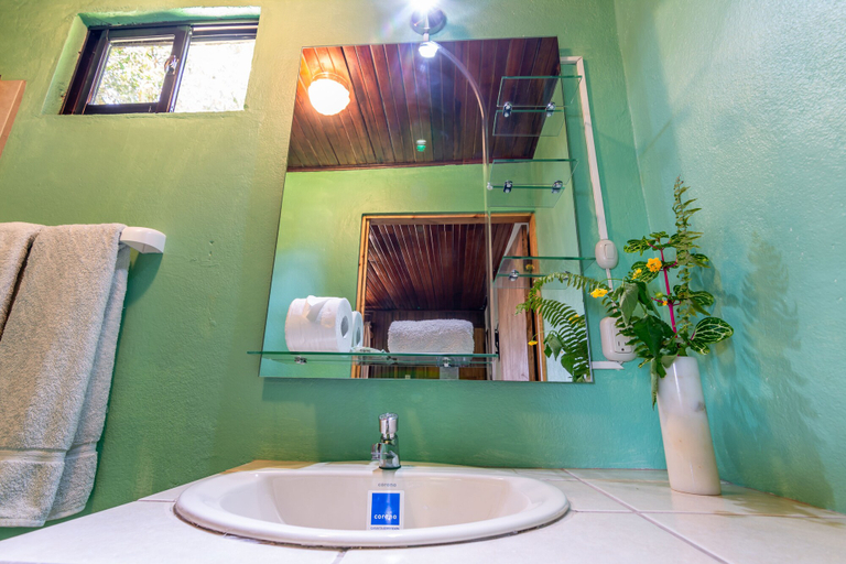 Bathroom 3, Cabinas Arrecife, Talamanca