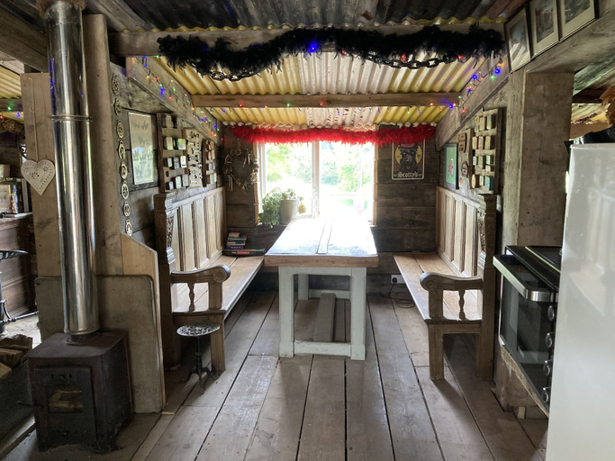 Others 5, Outstandingly Situated Cosy Shepherds Hut, Gloucestershire