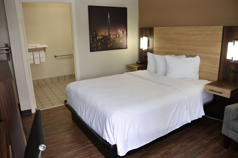 Bedroom 3, Baymont by Wyndham Santee, Orangeburg