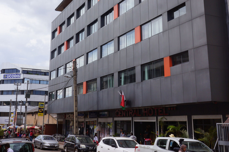 Exterior & Views