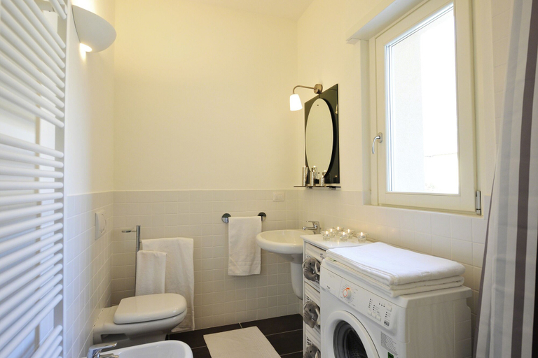 Bathroom, Gravedona Aquamarine Apt. 3, Como