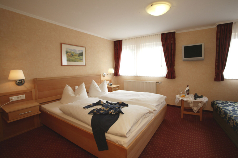 Bedroom 2, Hotel Landgasthof Gilsbach, Hochsauerlandkreis