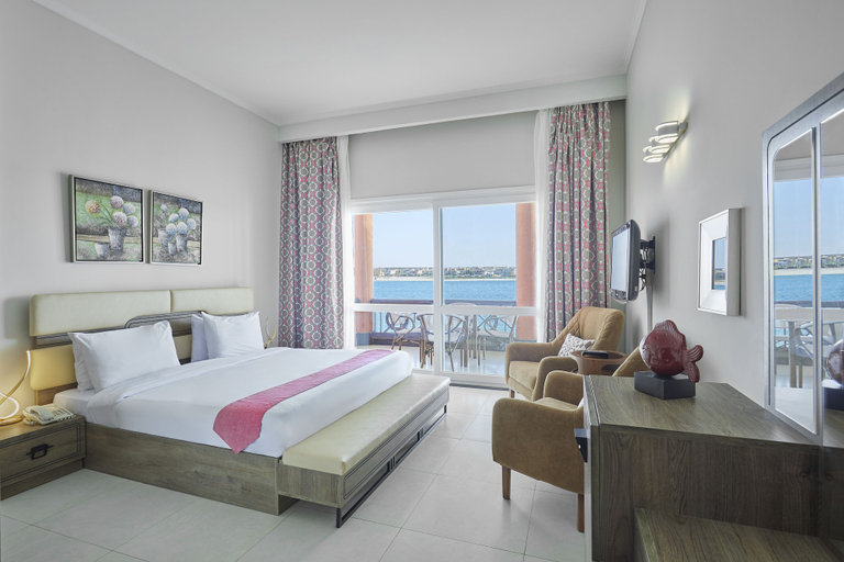 Bedroom 4, Golden Ocean Marina Hotel, Ad-Dukhaylah