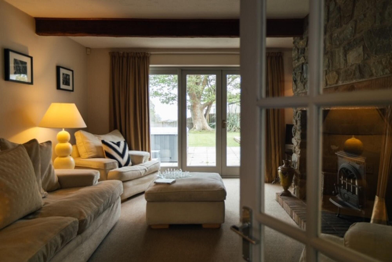 Bedroom 3, Oaktree Lodge - Luxury Cottage Hot Tub Sea Views, Pembrokeshire
