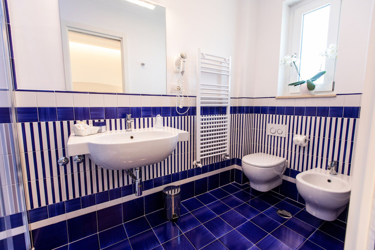 Bathroom 5, Hotel Le Rocce, Salerno