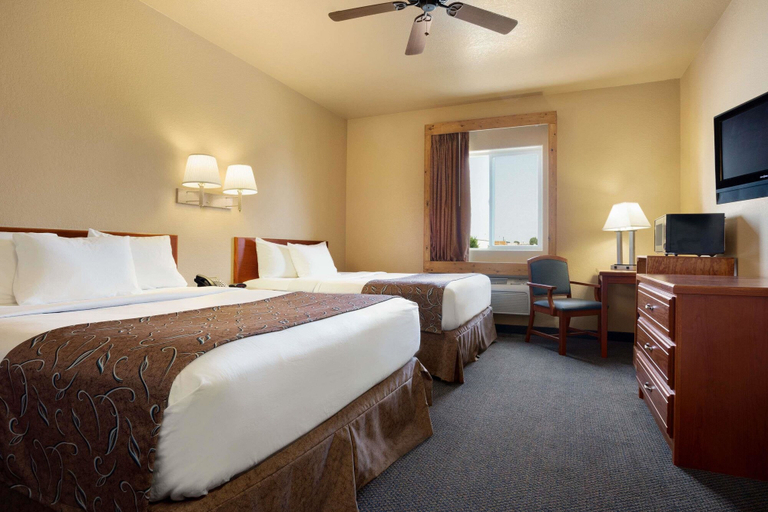 Bedroom 3, Travelodge by Wyndham Gillette, Campbell