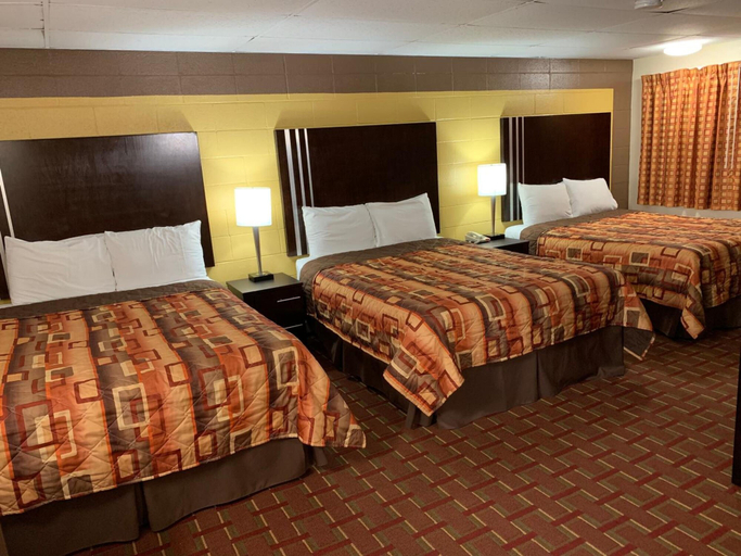 Bedroom 2, Scottish Inns Kenmore, Erie