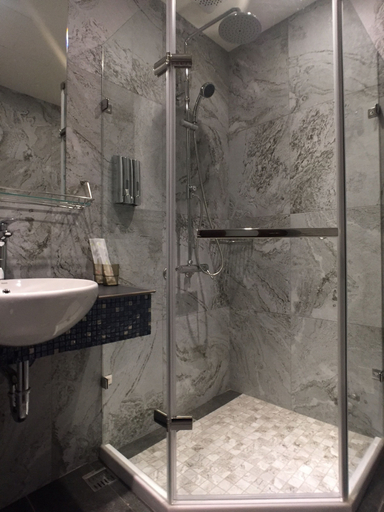 Bathroom 3, Ueno Hirokoji 428, Taipei City
