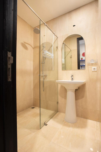 Bathroom, The London Living Russell Chester Sudirman Suites, Central Jakarta