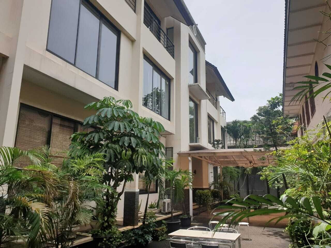 Exterior & Views 20