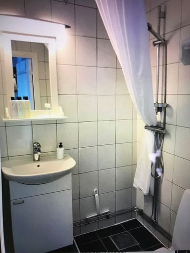 Bathroom 4, Hotell Bäckagården, Ystad